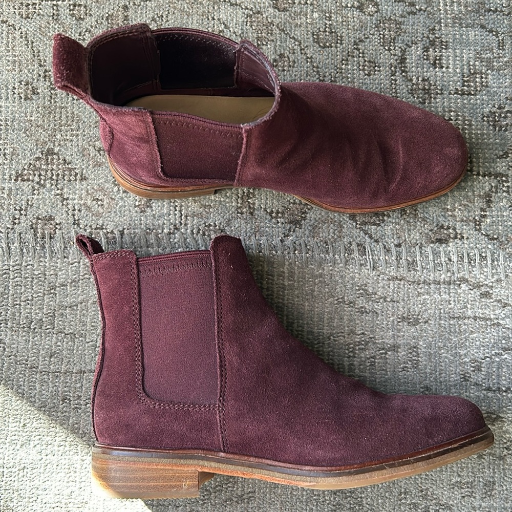 EUC Clarks Arlo Suede Chelsea Boots Size 8 39